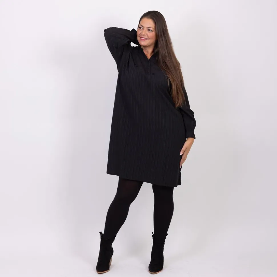 ZbyZ Dame Kjole Plus Size - Black